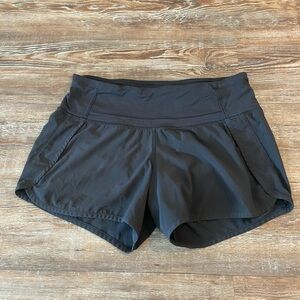 Lululemon shorts size 4